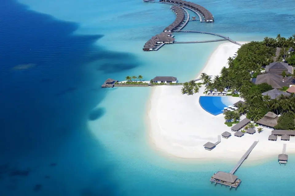VELASSARU MALDIVES — фото 1, Coral Travel
