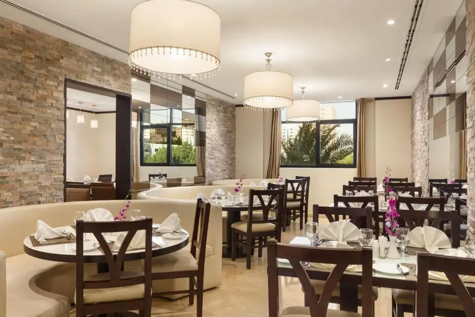 RAMADA HOTEL & SUITES AJMAN — фото 1, Coral Travel