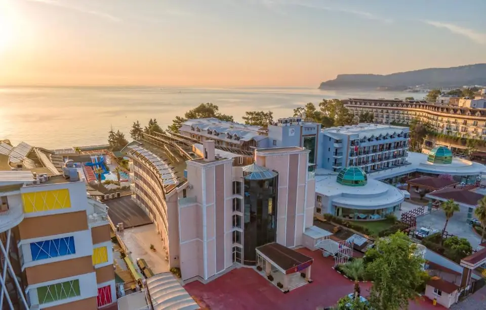 LIMS BONA DEA BEACH HOTEL — фото 1, Coral Travel