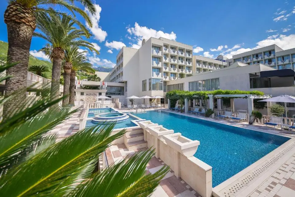 MEDITERAN BECICI — коллекция Coral Travel