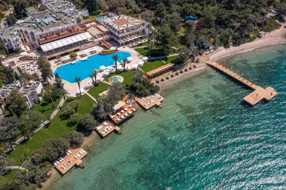 DOUBLETREE BY HILTON BODRUM ISIL CLUB RESORT — фото 1, Coral Travel