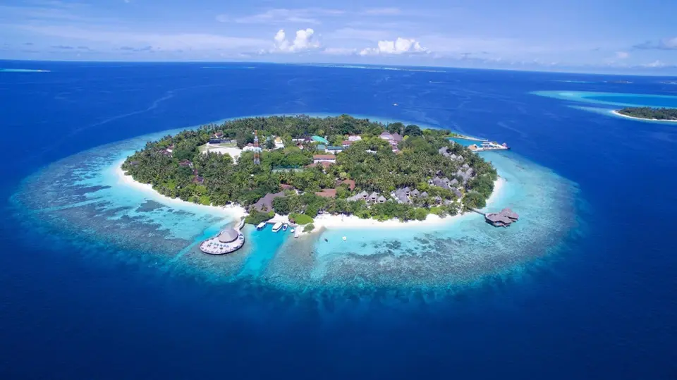 BANDOS MALDIVES (EX. BANDOS ISLAND RESORT) — фото 2, Coral Travel