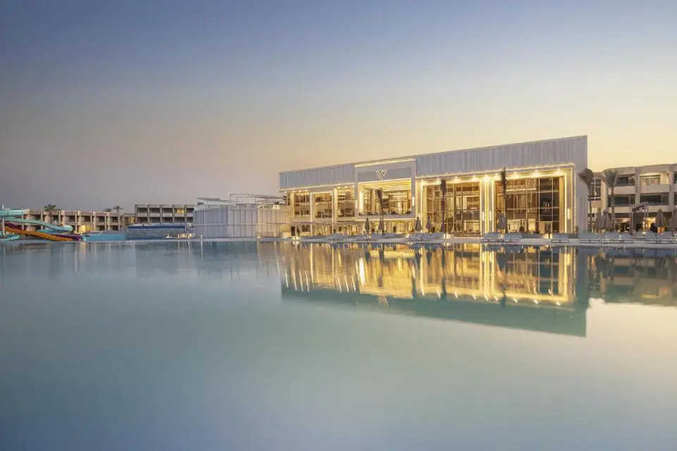 V HOTEL SHARM EL SHEIKH (EX. PYRAMISA BEACH RESORT SHARM EL SHEIKH) — фото 1, Coral Travel