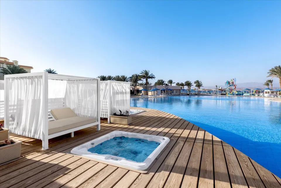 THE V LUXURY RESORT — фото 8, Coral Travel
