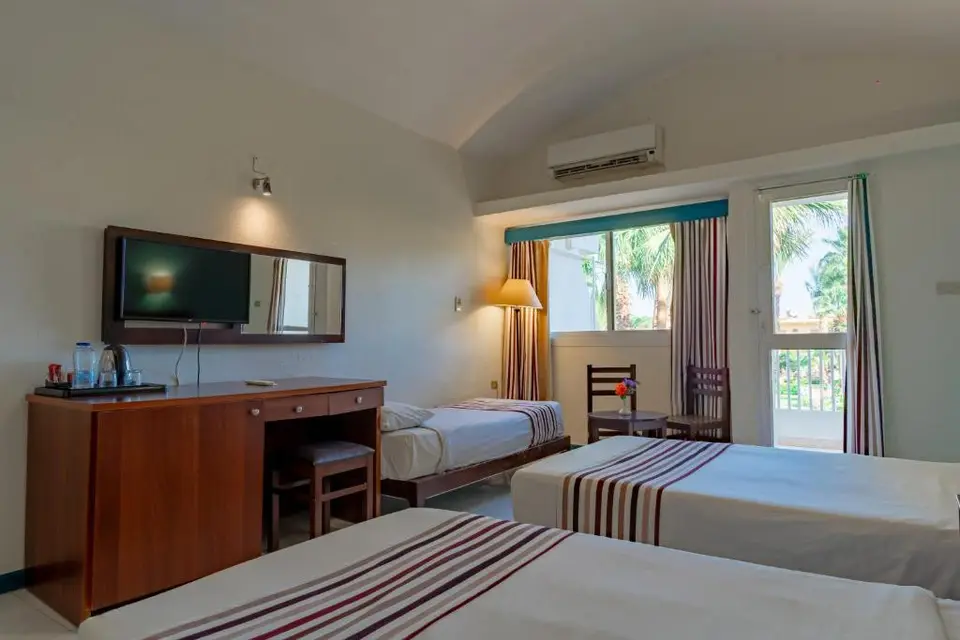 EMPIRE BEACH AQUA PARK (EX.ROYAL STAR EMPIRE BEACH RESORT) — фото 2, Coral Travel