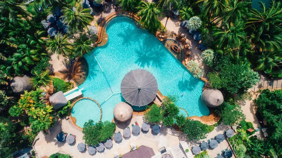 PARADOX RESORT PHUKET (EX. MOVENPICK RESORT & SPA KARON BEACH) — фото 3, Coral Travel