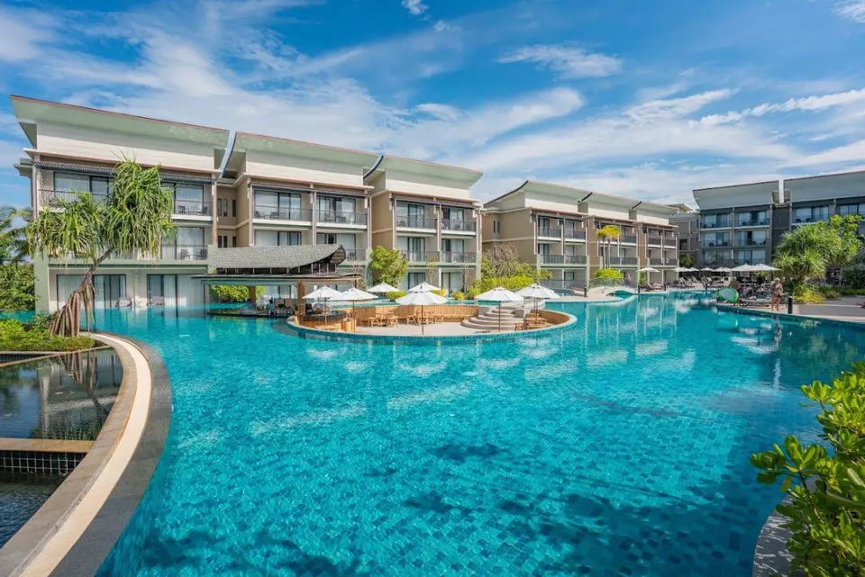LE MERIDIEN KHAO LAK RESORT & SPA (EX. BANGSAK MERLIN RESORT) — фото 1, Coral Travel