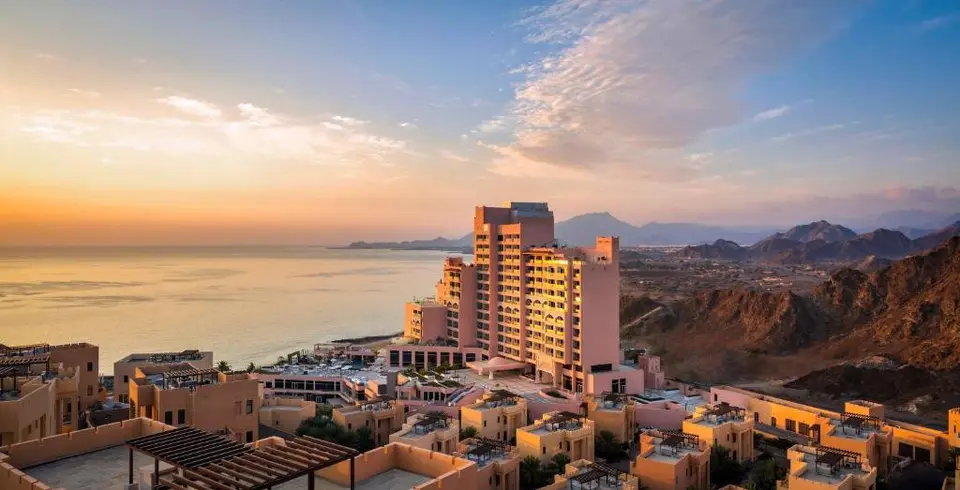 FAIRMONT FUJAIRAH BEACH RESORT — фото 1, Coral Travel