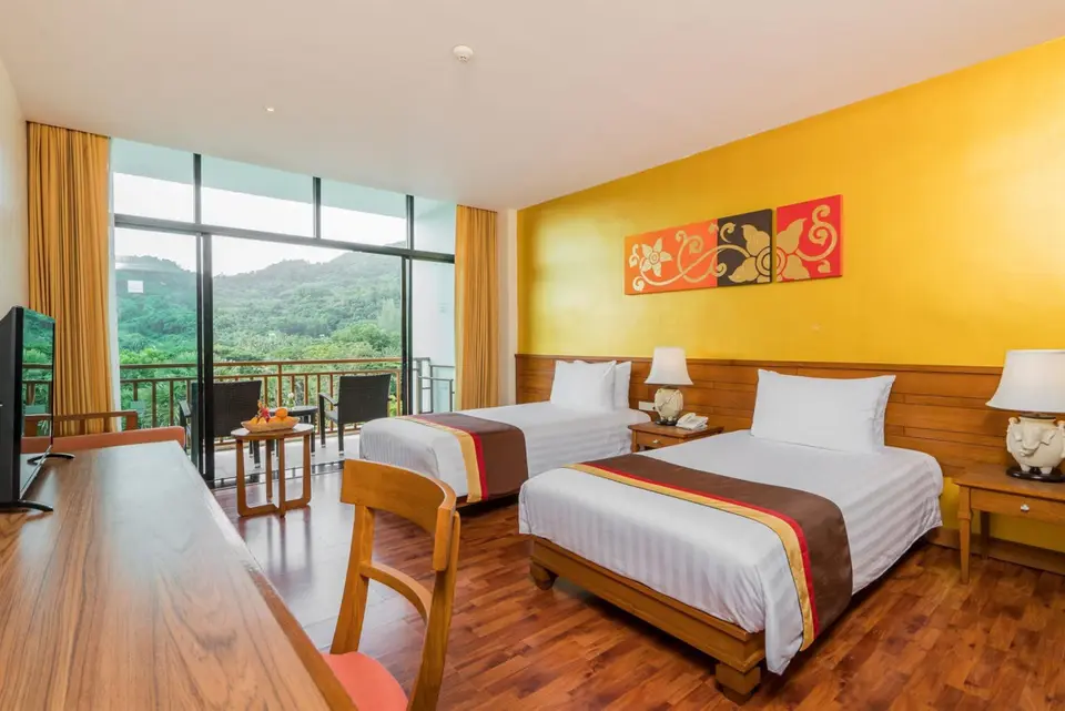 NAITHONBURI BEACH RESORT — фото 11, Coral Travel
