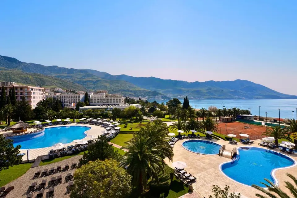IBEROSTAR WAVES BELLEVUE — коллекция Coral Travel