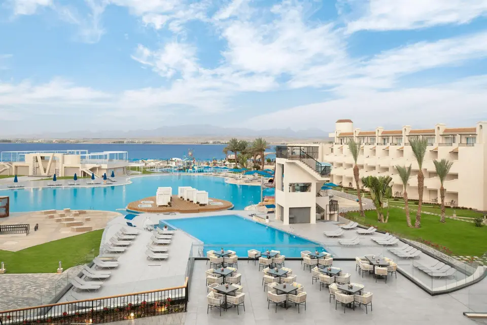 THE V LUXURY RESORT — фото 2, Coral Travel