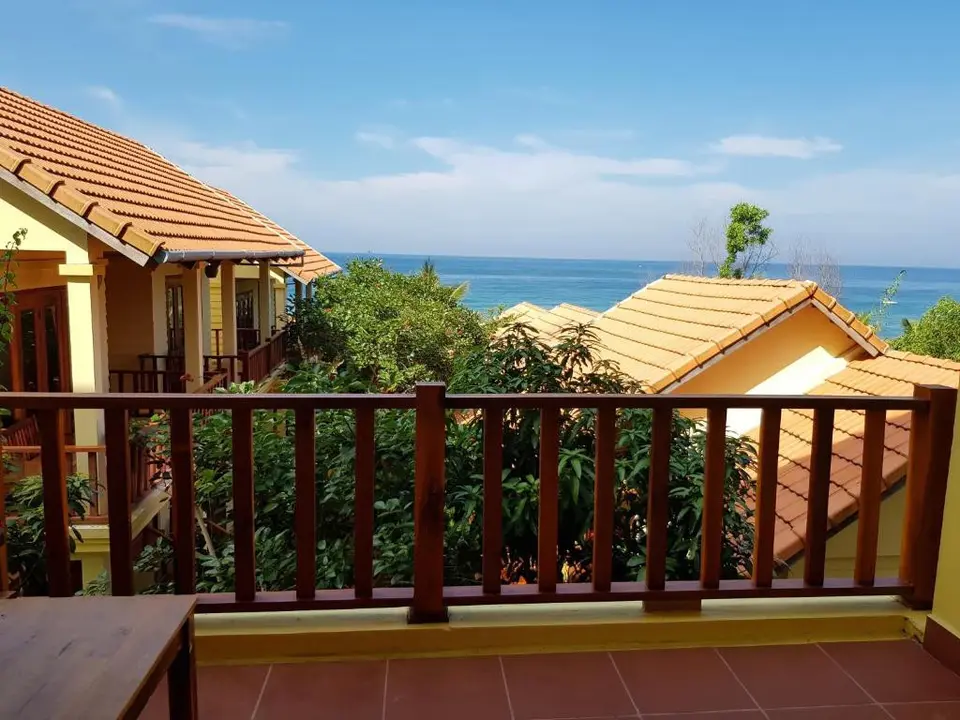 FREE BEACH RESORT — фото 1, Coral Travel