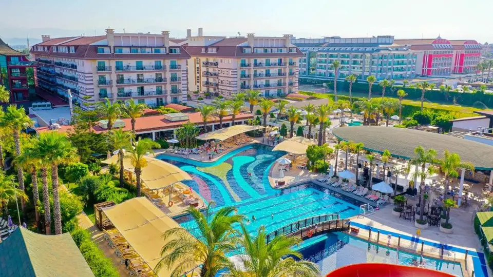 CRYSTAL FAMILY COMFORT COLLECTION (EX. CRYSTAL FAMILY RESORT & SPA) — фото 1, Coral Travel