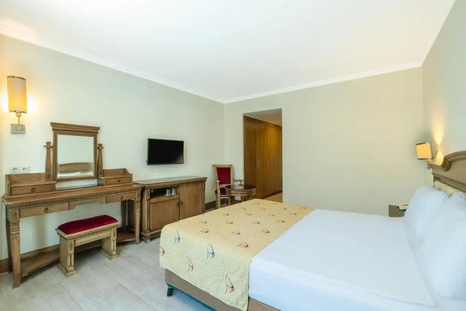 CRYSTAL ADMIRAL AQUA COLLECTION (EX. CRYSTAL ADMIRAL RESORT SUITES & SPA) — фото 10, Coral Travel