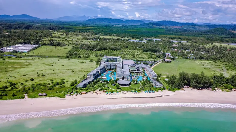 LE MERIDIEN KHAO LAK RESORT & SPA (EX. BANGSAK MERLIN RESORT) — фото 2, Coral Travel