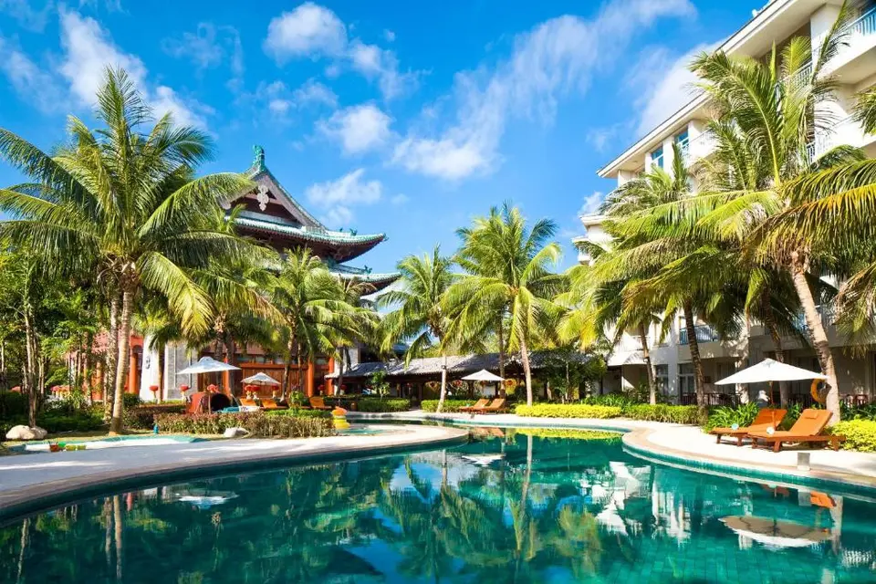 SWISSOTEL & GRAND MERCURE SANYA YALONG BAY — коллекция Coral Travel