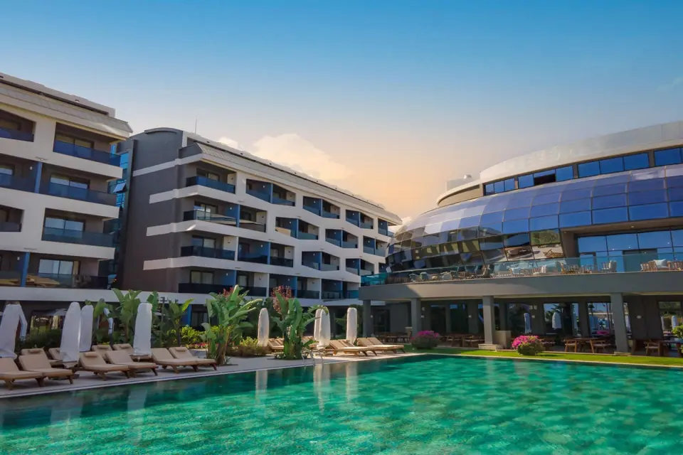 LIU RESORTS — фото 3, Coral Travel