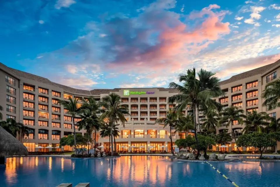 HOLIDAY INN RESORT SANYA BAY — коллекция Coral Travel